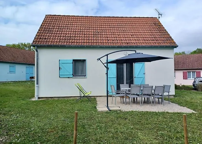 La Maison Bleu Du Lac De Celine